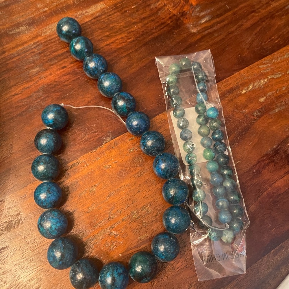 Elegant Blue Beaded Necklace